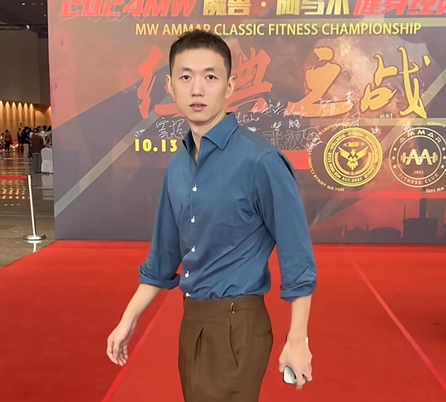 金色維也納大廳已經(jīng)塌了！藥水現(xiàn)身打健美比賽 帥的不敢相認(rèn)